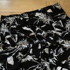 White house black market wide leg flowy dress pants